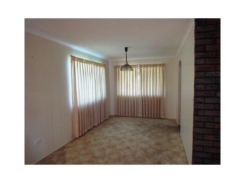 8 Raymont Crescent, Glenore Grove QLD 4342
