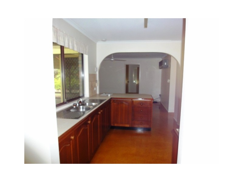 8 Raymont Crescent, Glenore Grove QLD 4342