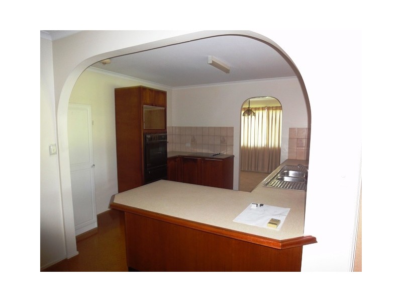 8 Raymont Crescent, Glenore Grove QLD 4342