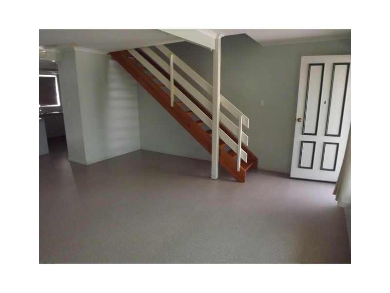 Unit 4 7 Allan St, Gatton QLD 4343