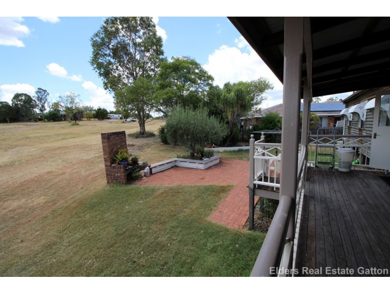 33 Lake Apex Dr, Gatton QLD 4343