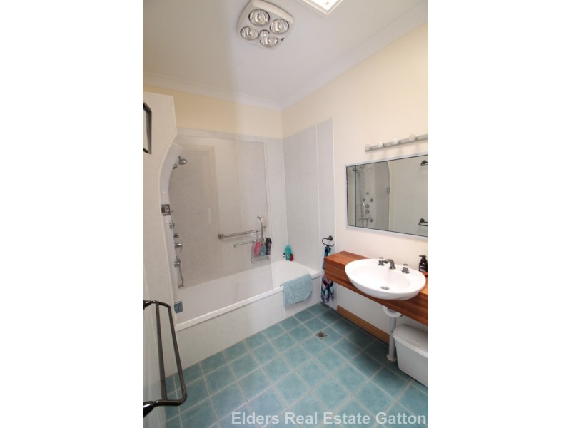 33 Lake Apex Dr, Gatton QLD 4343