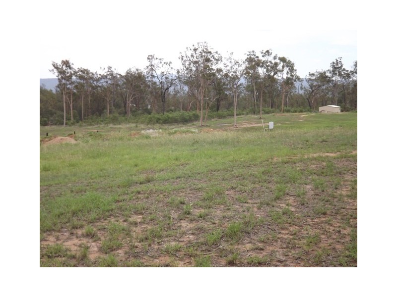 33 Banksia Rd, Gatton QLD 4343