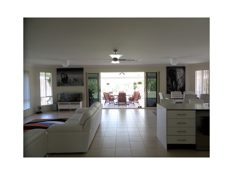 4 Cockatoo Drive, Adare QLD 4343