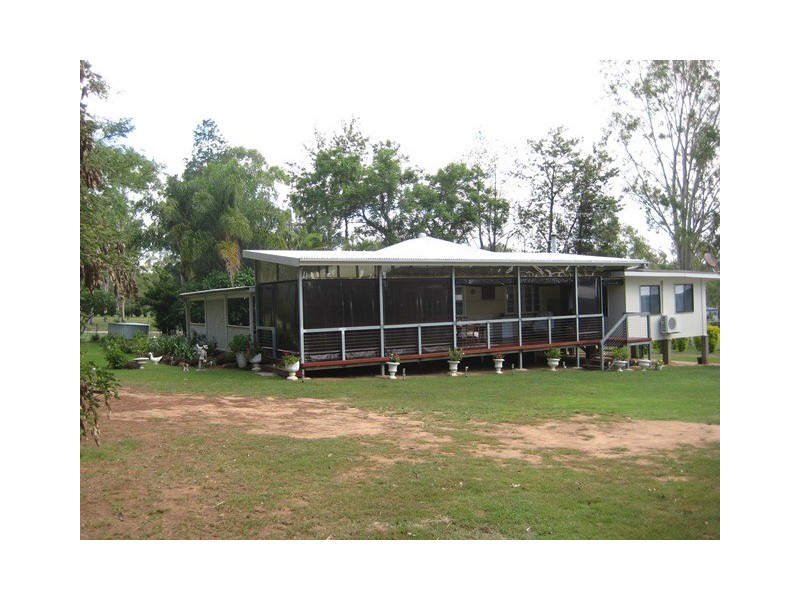 106 Dunlop Rd, Esk QLD 4312