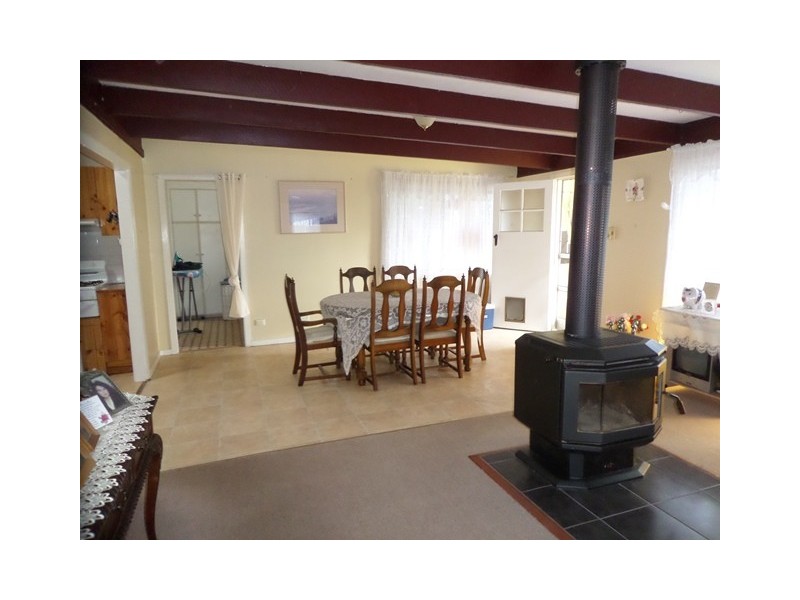 106 Dunlop Rd, Esk QLD 4312