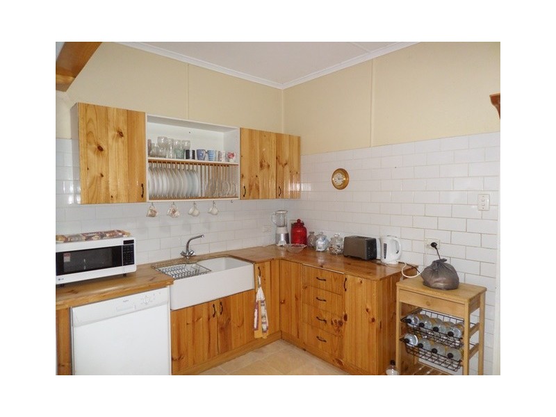 106 Dunlop Rd, Esk QLD 4312