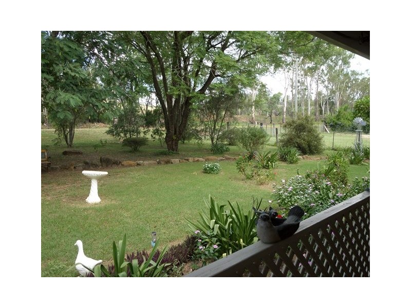 106 Dunlop Rd, Esk QLD 4312