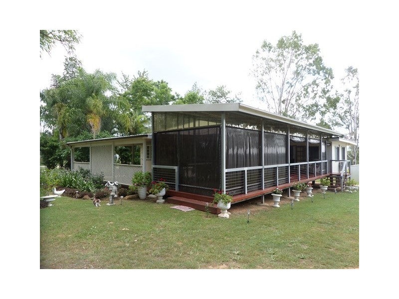 106 Dunlop Rd, Esk QLD 4312