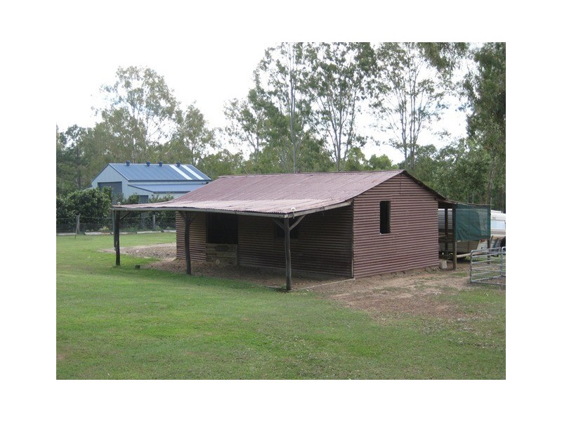 106 Dunlop Rd, Esk QLD 4312