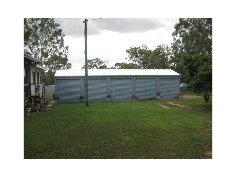 106 Dunlop Rd, Esk QLD 4312