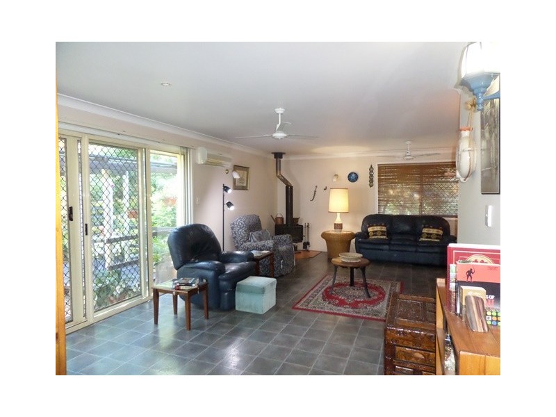 42 Buckingham Court, Mount Hallen QLD 4312