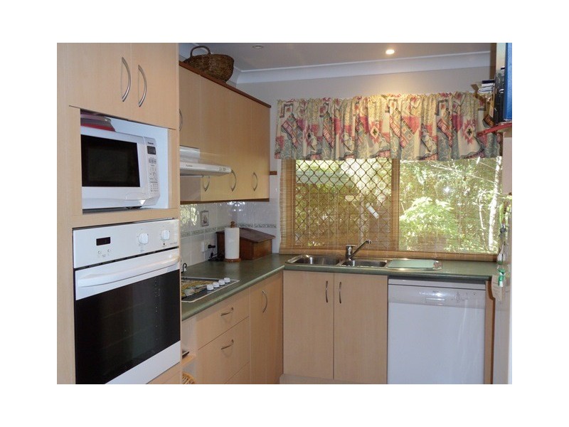 42 Buckingham Court, Mount Hallen QLD 4312