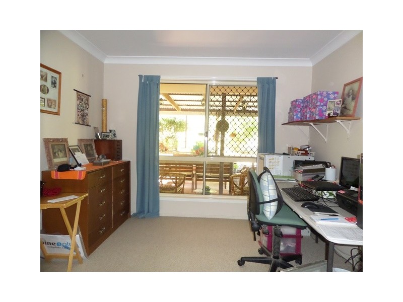 42 Buckingham Court, Mount Hallen QLD 4312
