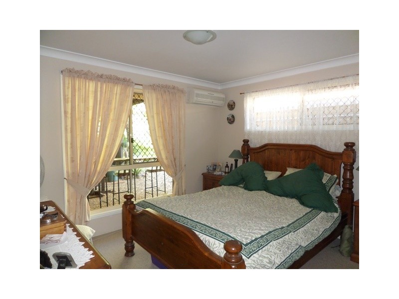 42 Buckingham Court, Mount Hallen QLD 4312