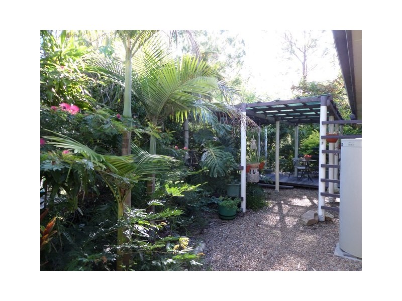42 Buckingham Court, Mount Hallen QLD 4312
