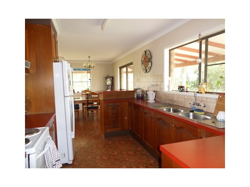 681 Lowood Minden Rd, Coolana QLD 4311