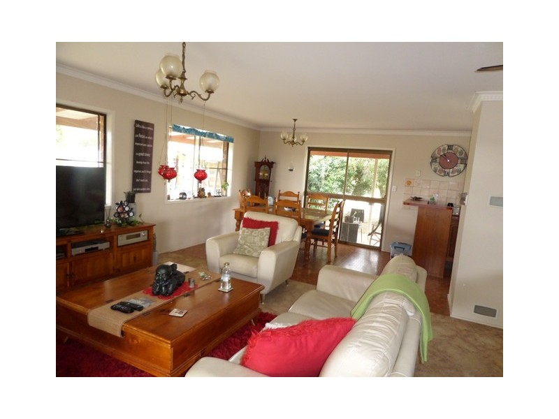 681 Lowood Minden Rd, Coolana QLD 4311