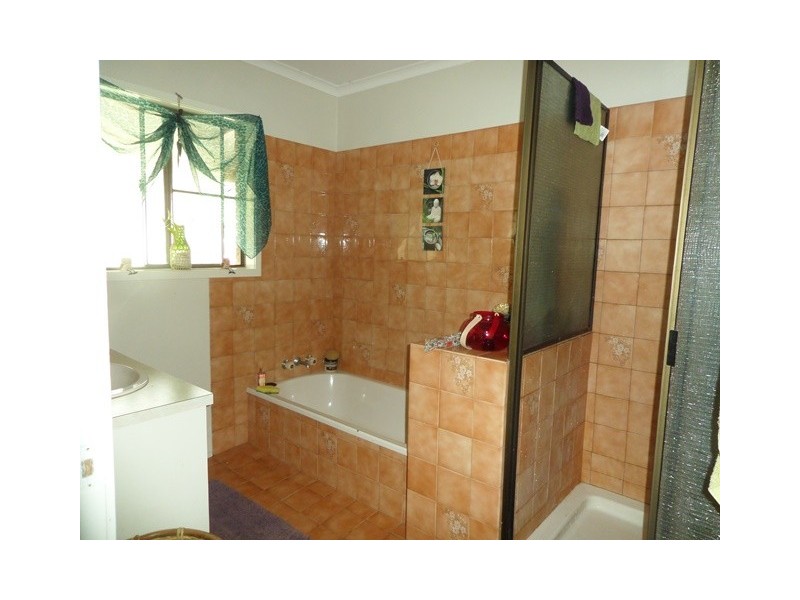 681 Lowood Minden Rd, Coolana QLD 4311