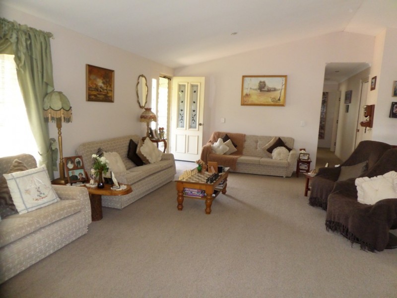 10 Walter Court, Glenore Grove QLD 4342