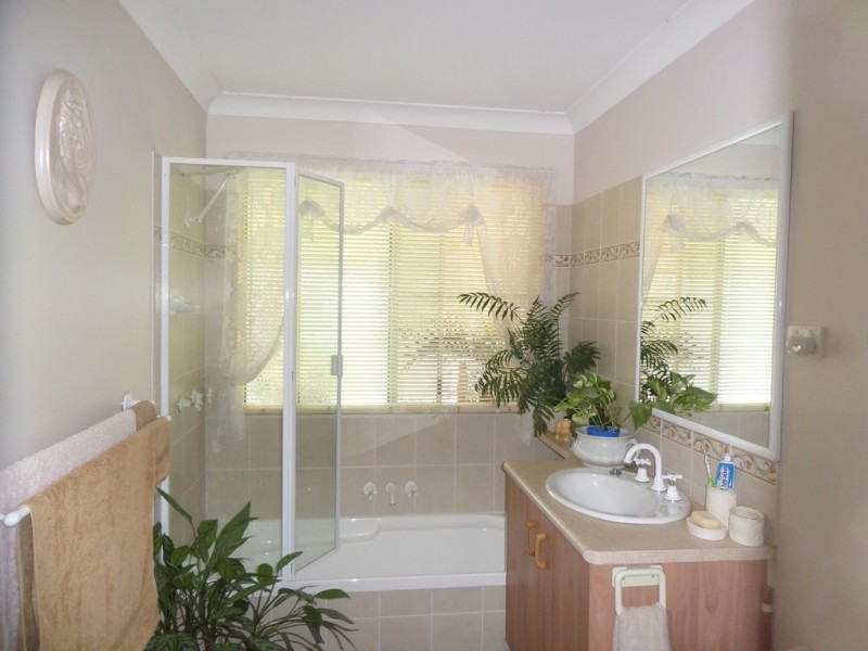 10 Walter Court, Glenore Grove QLD 4342