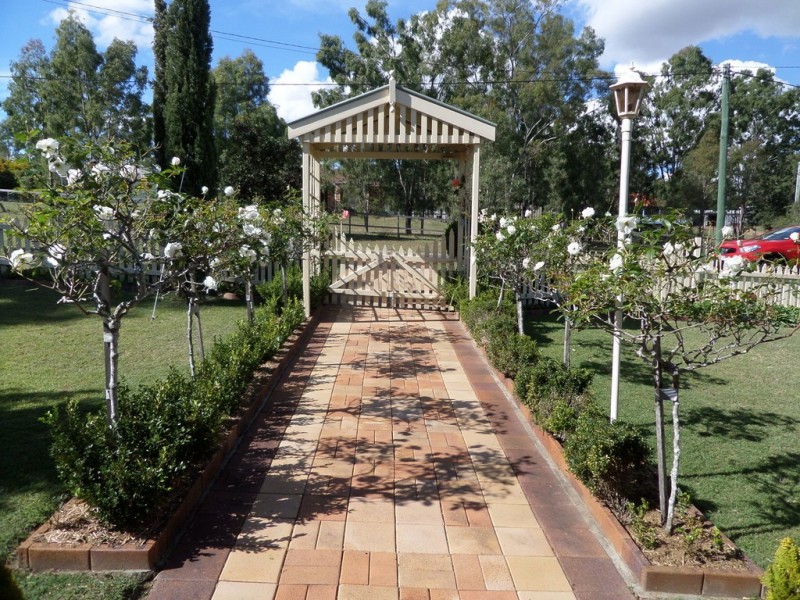 10 Walter Court, Glenore Grove QLD 4342