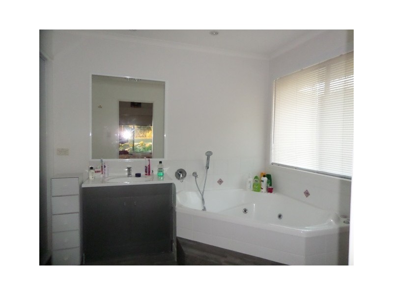15 NATHAN COURT, Plainland QLD 4341