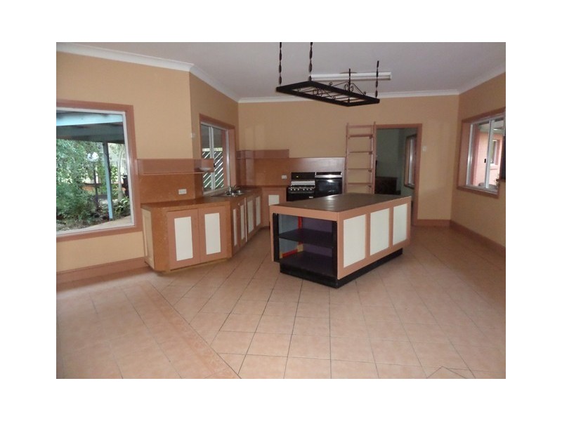13 LEWIS COURT, Lockyer Waters QLD 4311