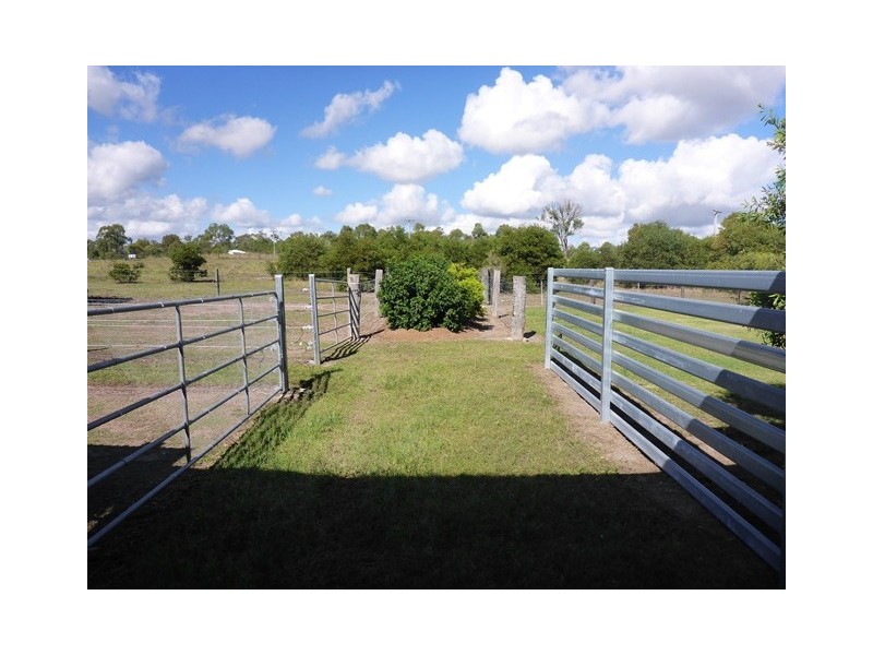 13 REDWOOD DRIVE, Brightview QLD 4311