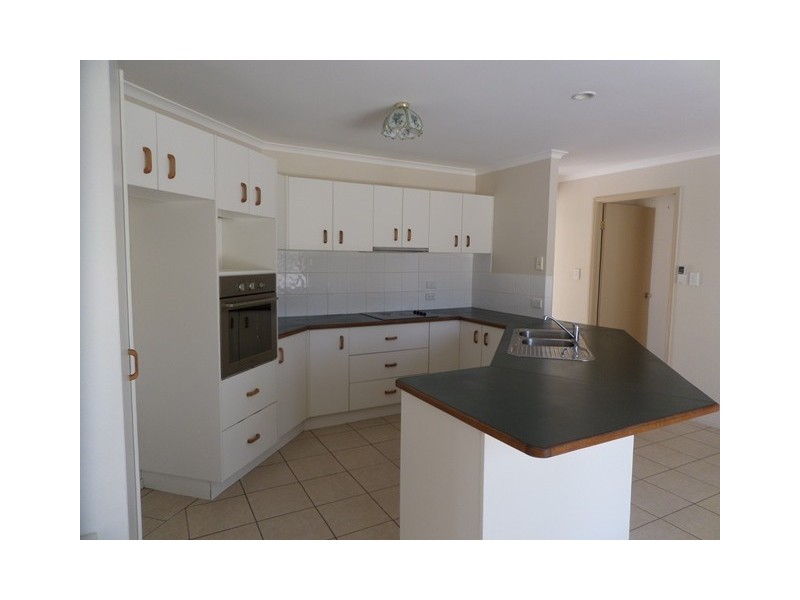 5 LEWIS COURT, Lockyer Waters QLD 4311