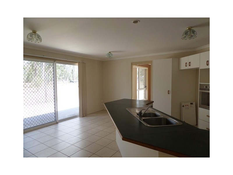 5 LEWIS COURT, Lockyer Waters QLD 4311