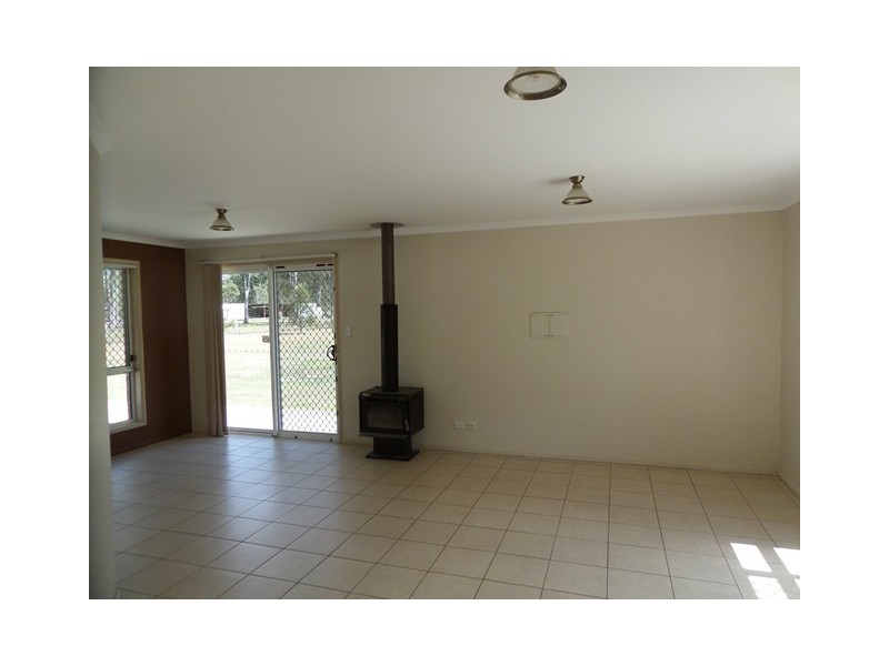 5 LEWIS COURT, Lockyer Waters QLD 4311