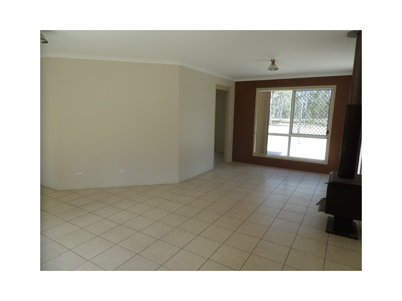 5 LEWIS COURT, Lockyer Waters QLD 4311