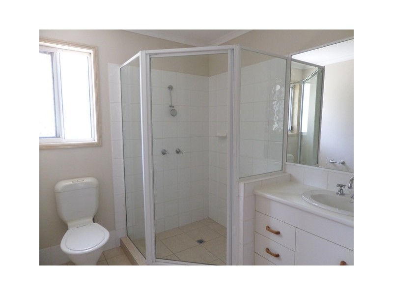 5 LEWIS COURT, Lockyer Waters QLD 4311