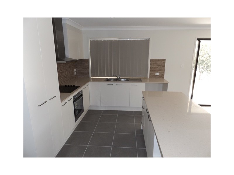 8 REGENT COURT, Regency Downs QLD 4341