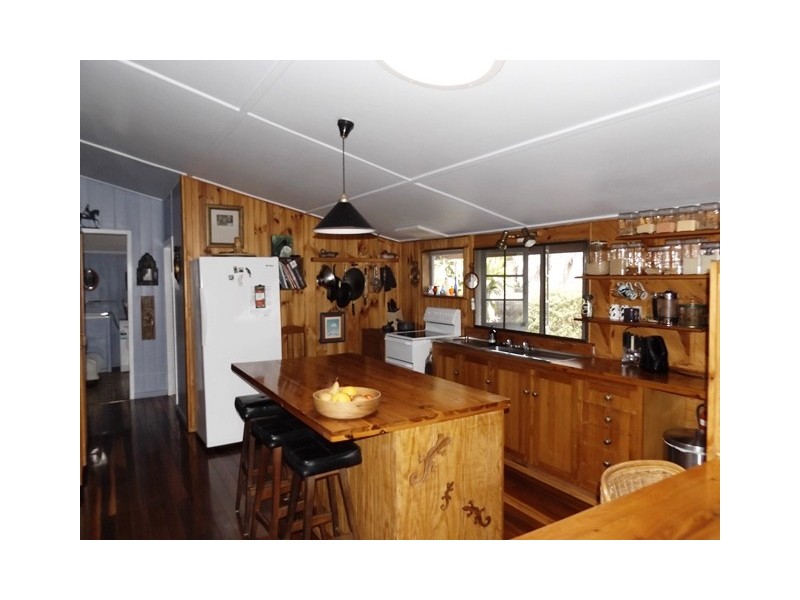 221 DRY GULLY ROAD, Mount Whitestone QLD 4347