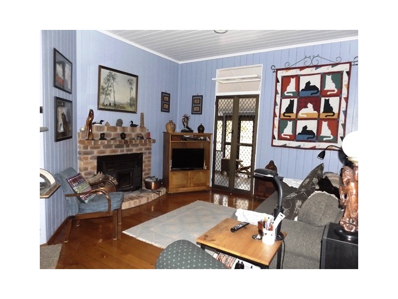 221 DRY GULLY ROAD, Mount Whitestone QLD 4347