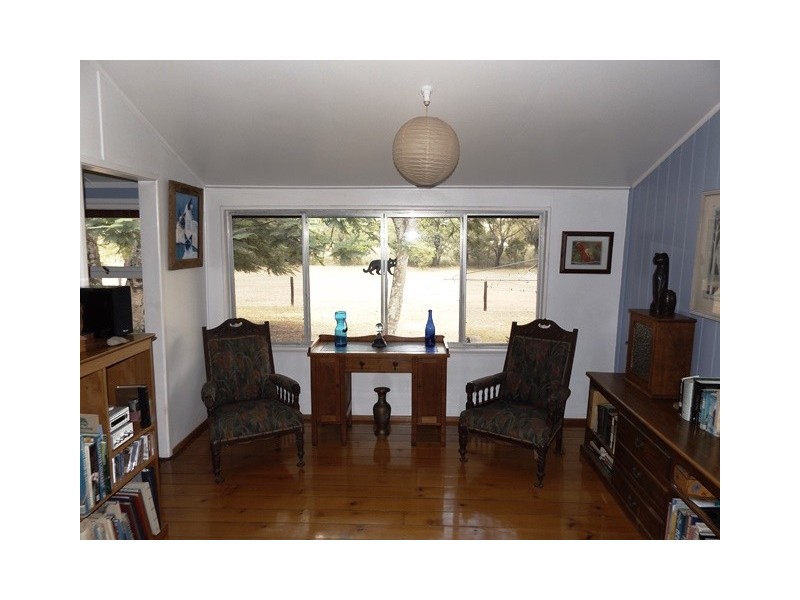 221 DRY GULLY ROAD, Mount Whitestone QLD 4347