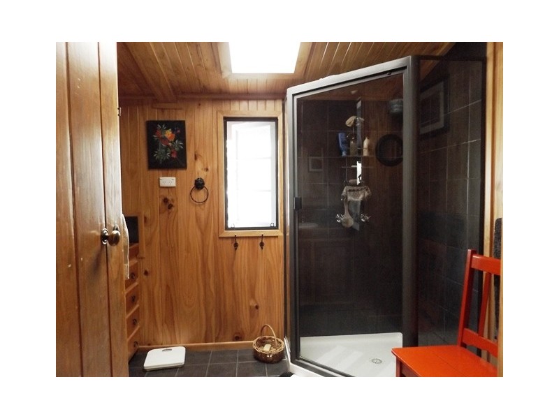 221 DRY GULLY ROAD, Mount Whitestone QLD 4347