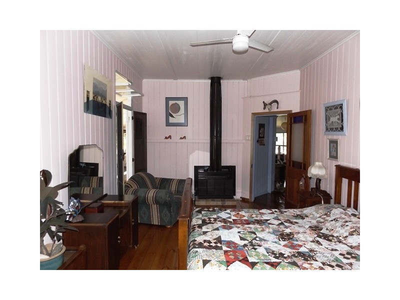 221 DRY GULLY ROAD, Mount Whitestone QLD 4347