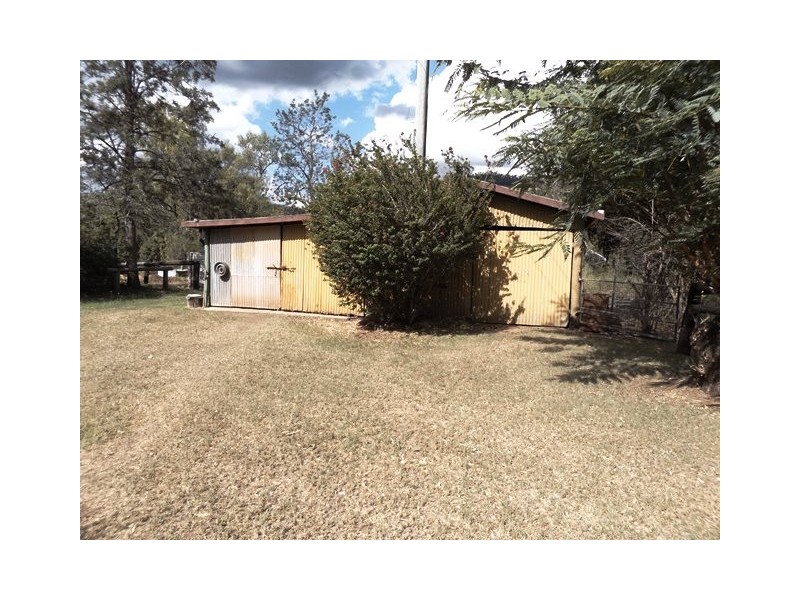 221 DRY GULLY ROAD, Mount Whitestone QLD 4347