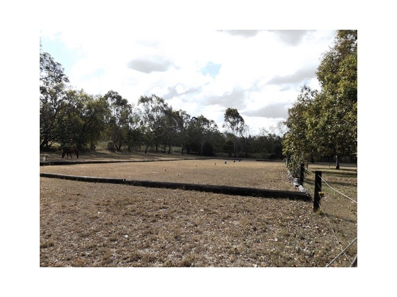 221 DRY GULLY ROAD, Mount Whitestone QLD 4347