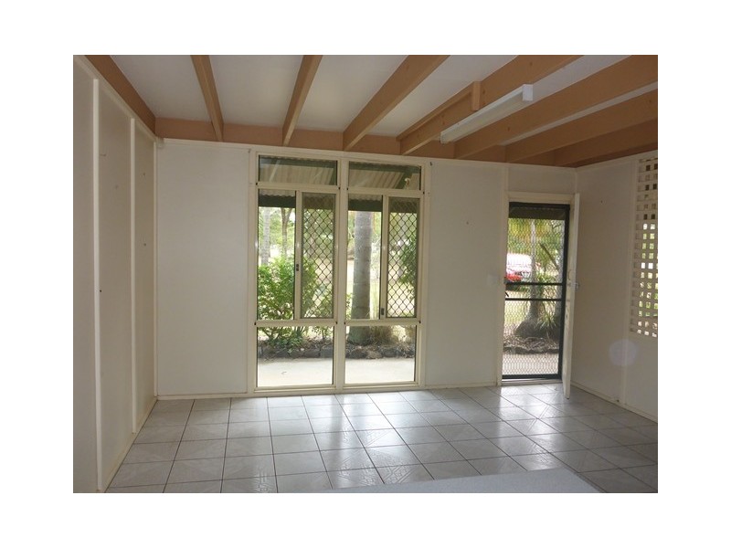 4 SILVERBANK COURT, Lockrose QLD 4342