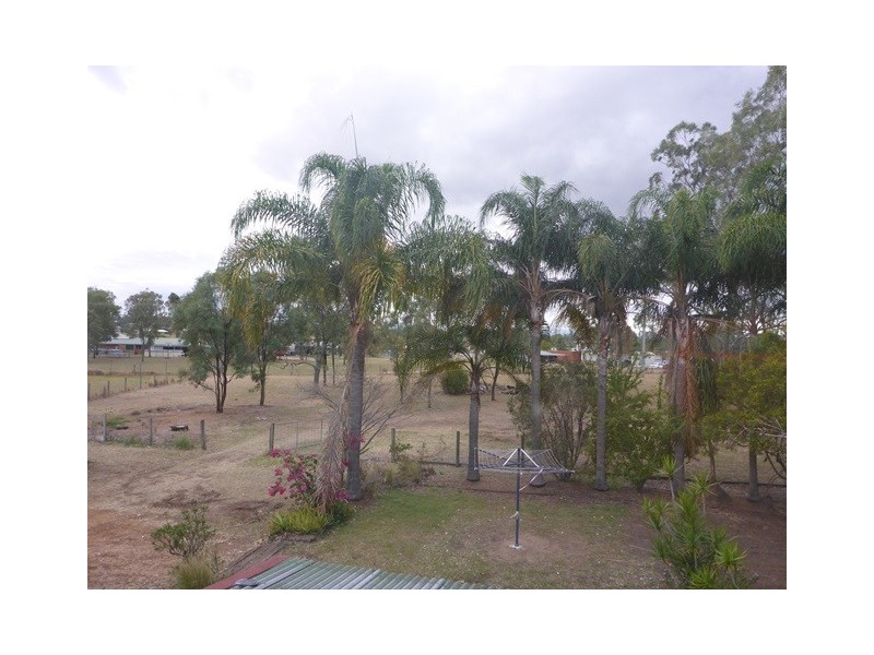 4 SILVERBANK COURT, Lockrose QLD 4342