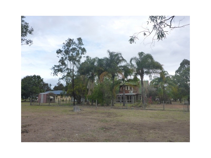 4 SILVERBANK COURT, Lockrose QLD 4342