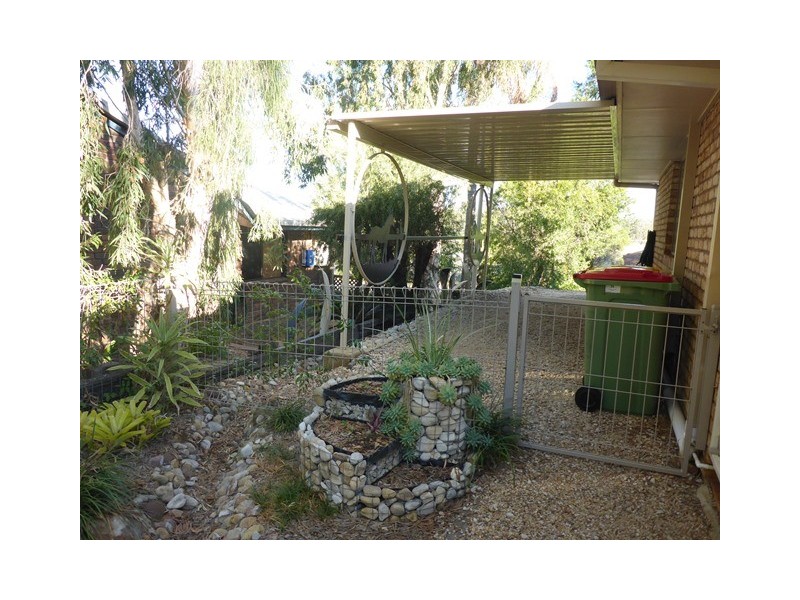 24 Fitzgerald St, Gatton QLD 4343