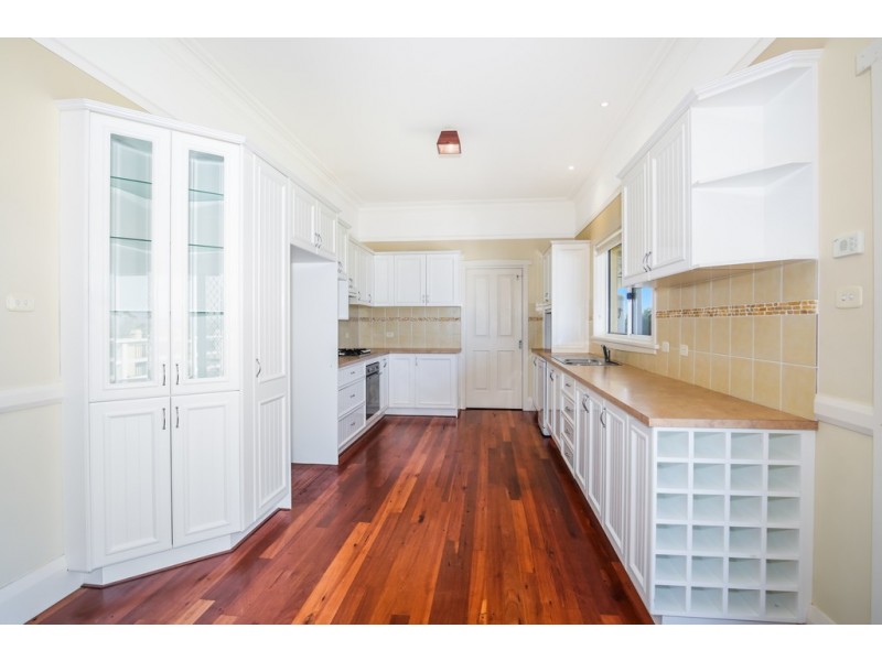 7 Robert Place, Razorback NSW 2571