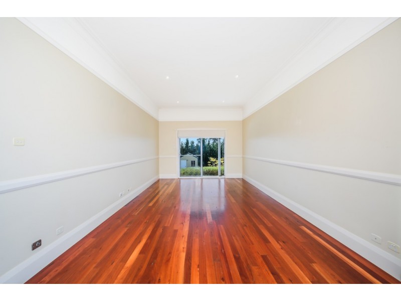 7 Robert Place, Razorback NSW 2571