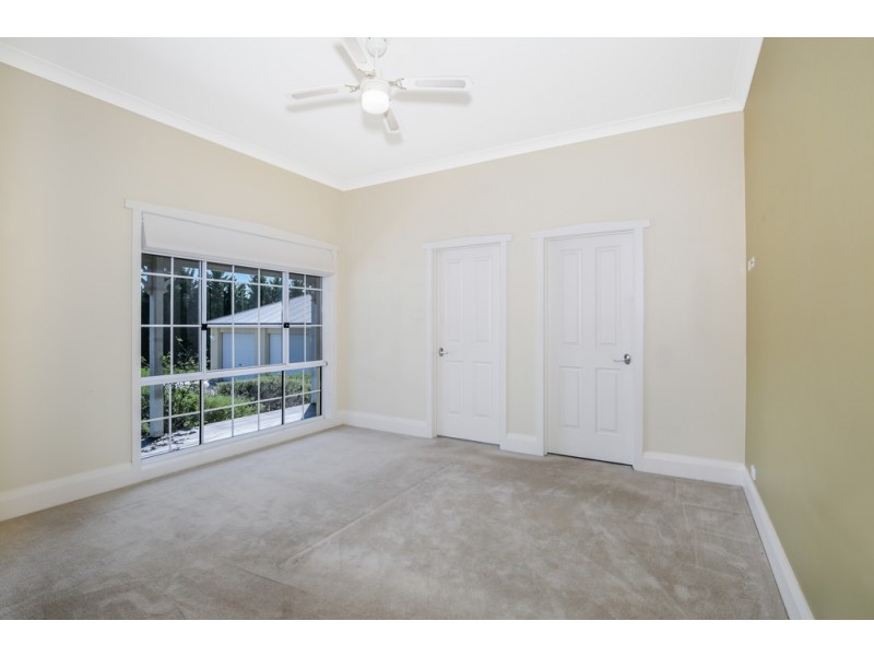 7 Robert Place, Razorback NSW 2571