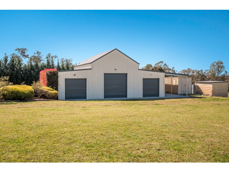 7 Robert Place, Razorback NSW 2571